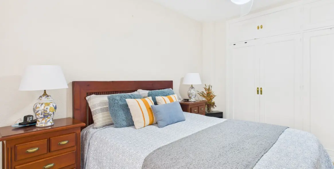 Sale of middle floor apartment in Estepona 14