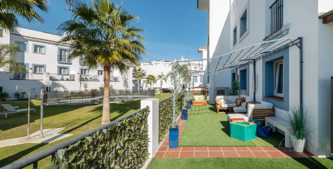Sale of ground floor apartment in El Paraiso 1