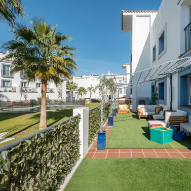 Sale of ground floor apartment in El Paraiso