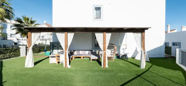 Sale of ground floor apartment in El Paraiso 2