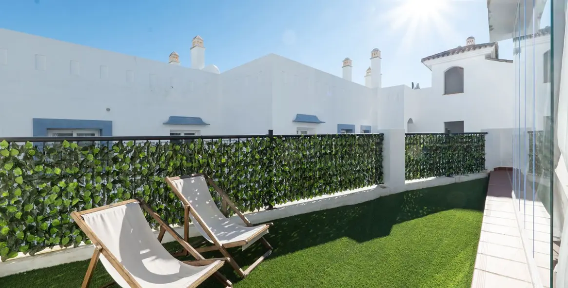 Sale of ground floor apartment in El Paraiso 4