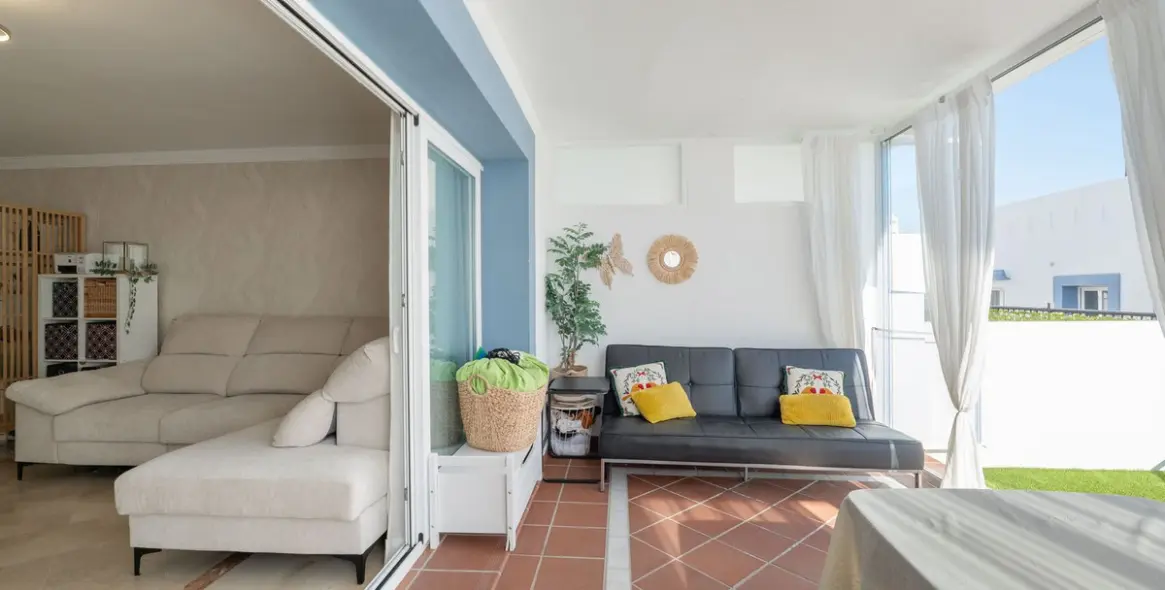 Sale of ground floor apartment in El Paraiso 5