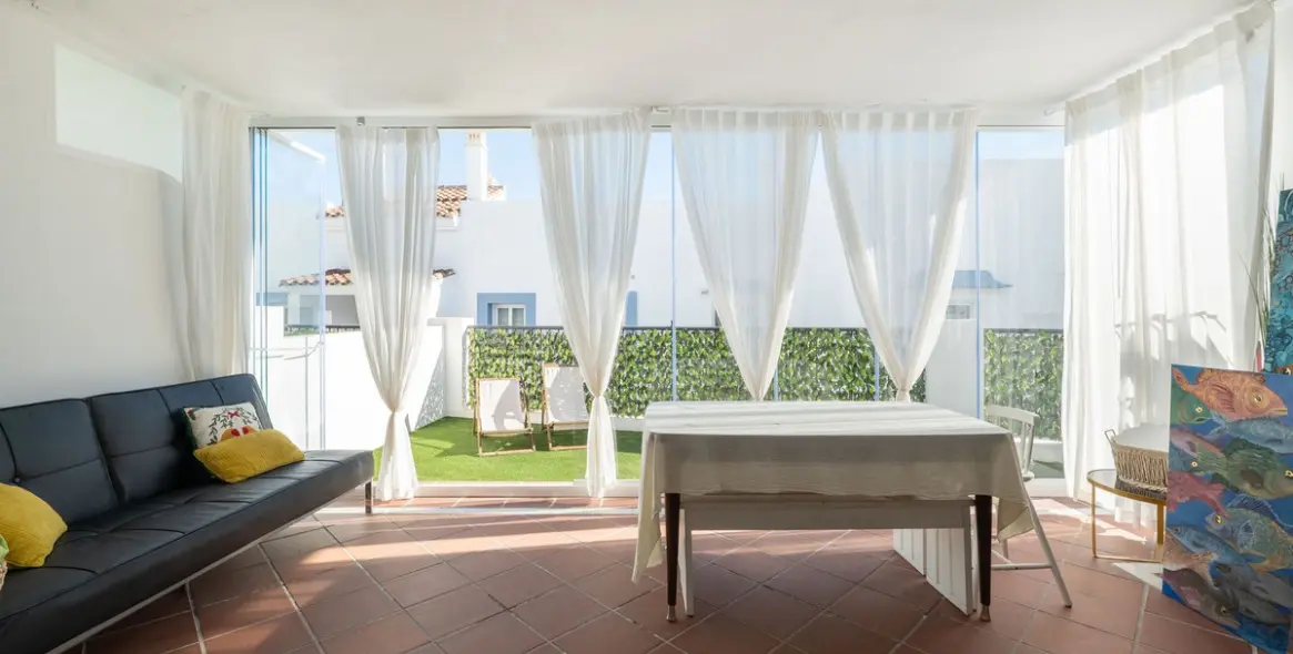 Sale of ground floor apartment in El Paraiso 6