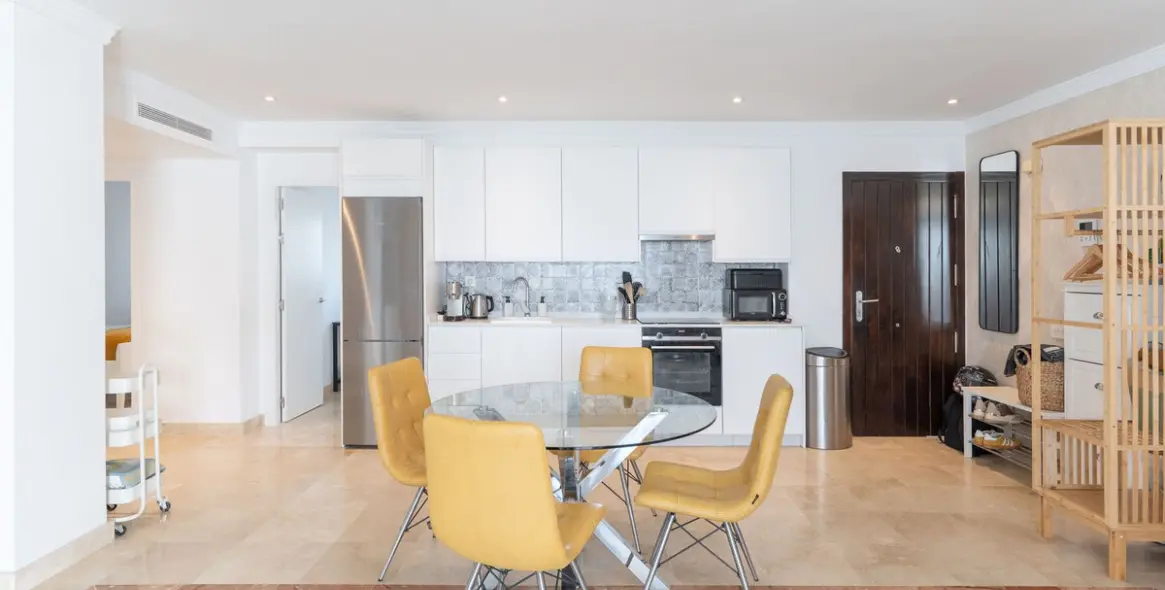 Sale of ground floor apartment in El Paraiso 7