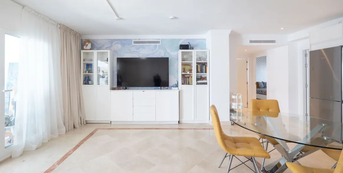 Sale of ground floor apartment in El Paraiso 9