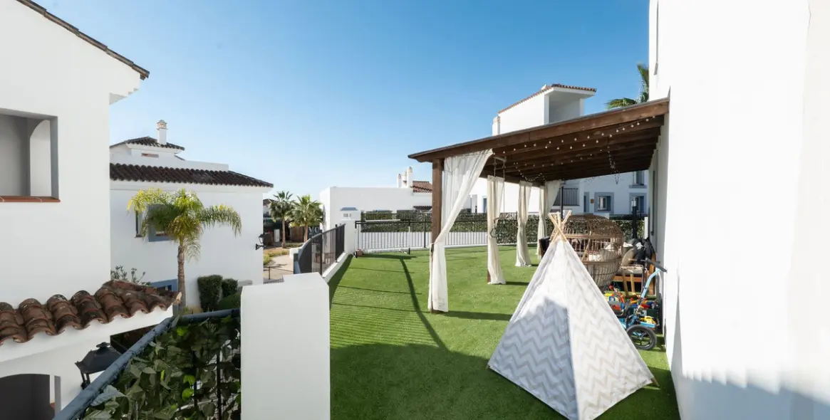 Продажа апартаментов на первом этаже в El Paraiso 30