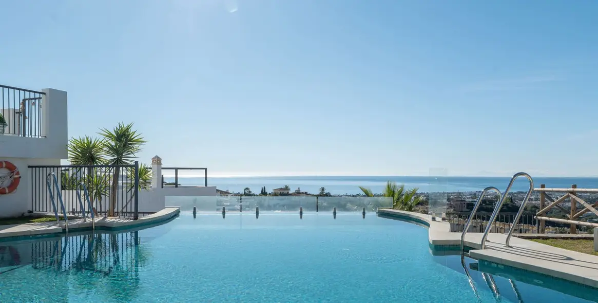 Продажа апартаментов на первом этаже в El Paraiso 34