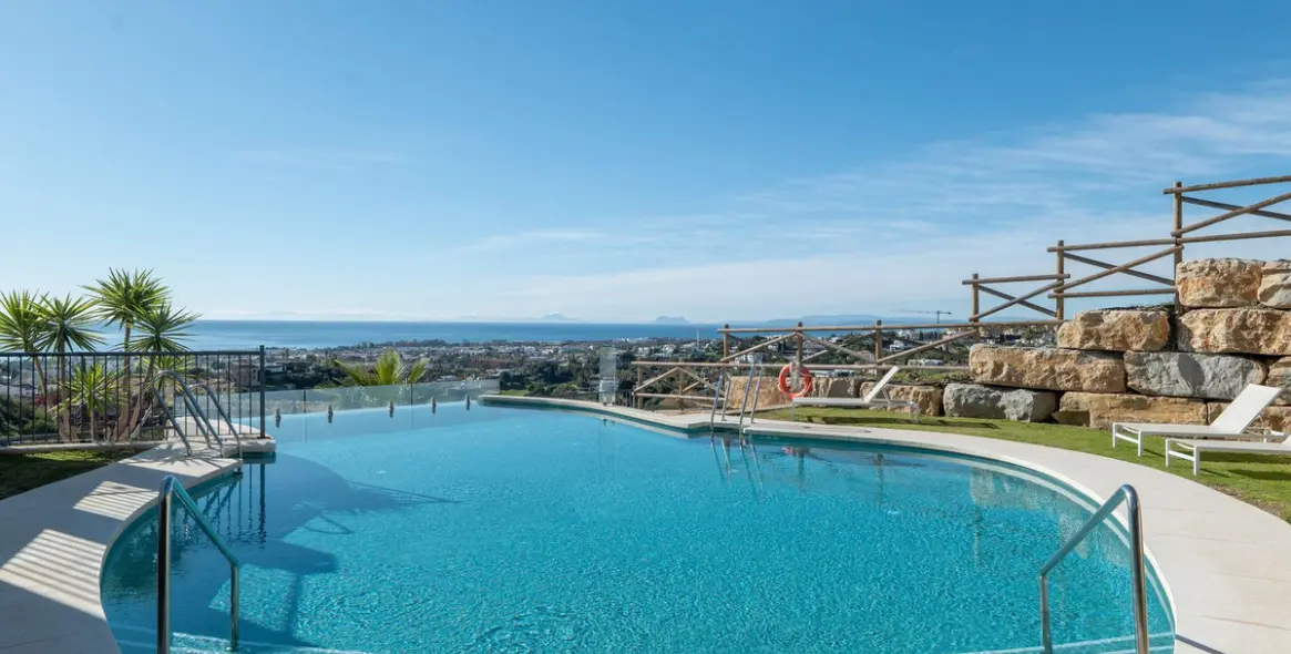 Продажа апартаментов на первом этаже в El Paraiso 35