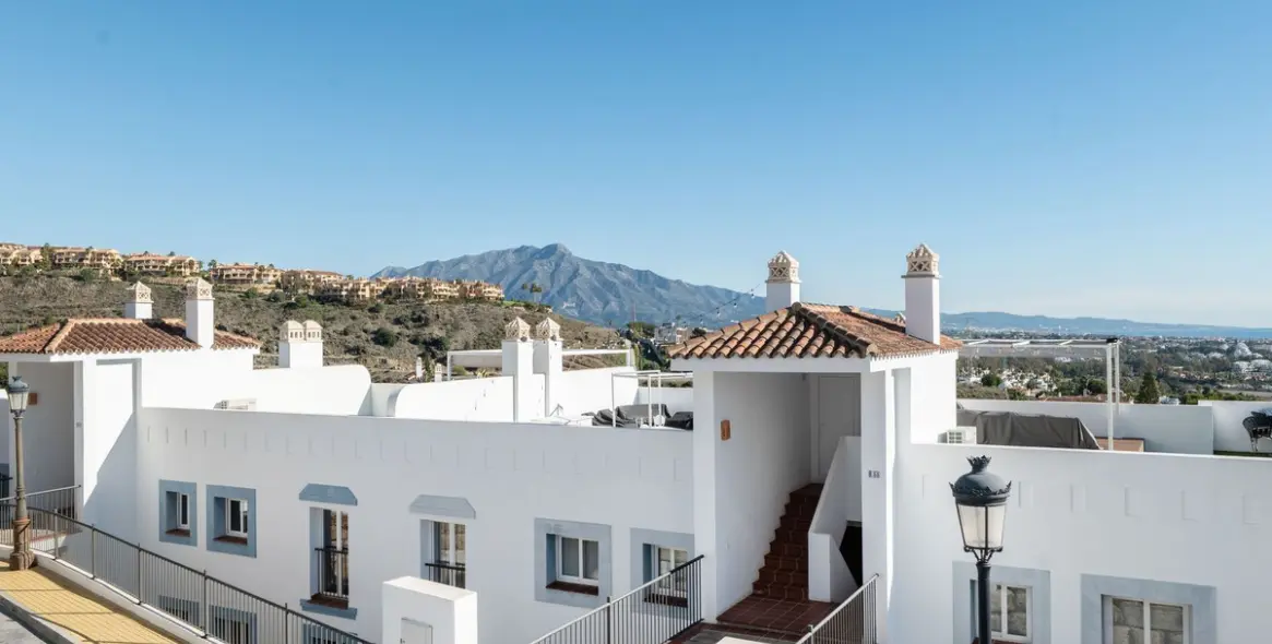 Продажа апартаментов на первом этаже в El Paraiso 38