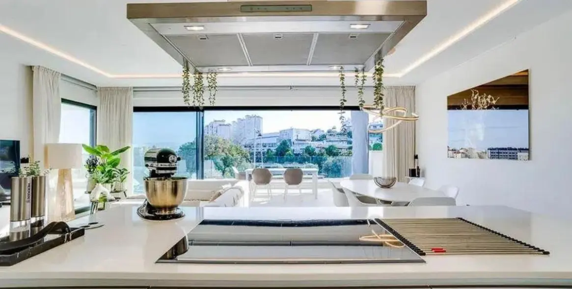 Sale of middle floor apartment in Estepona 8