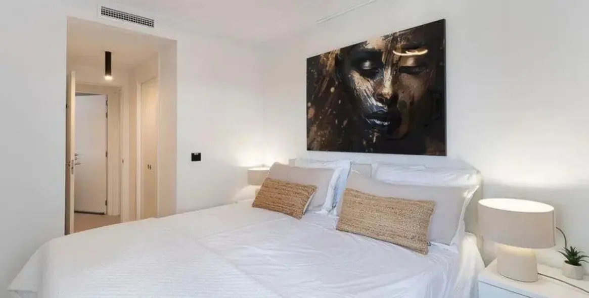 Sale of middle floor apartment in Estepona 9