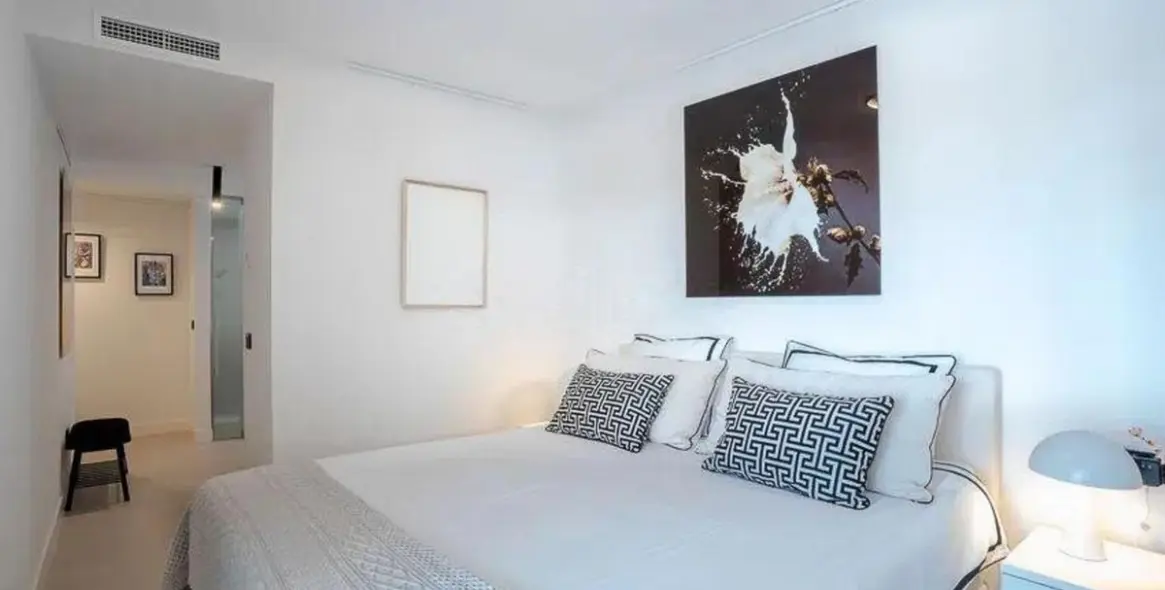 Sale of middle floor apartment in Estepona 14