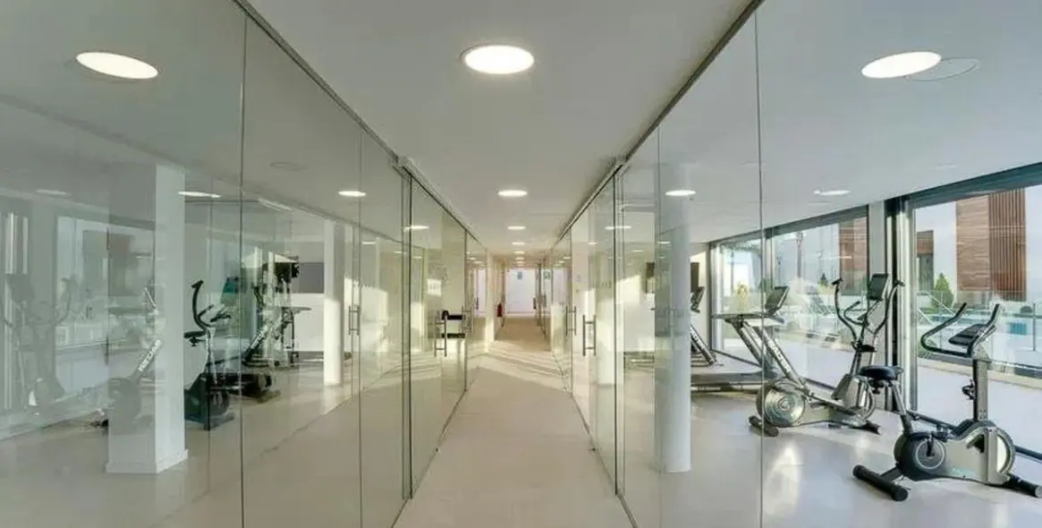 Sale of middle floor apartment in Estepona 17