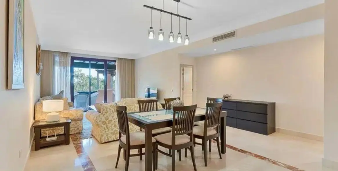 Sale of penthouse in San Pedro de Alcántara 2