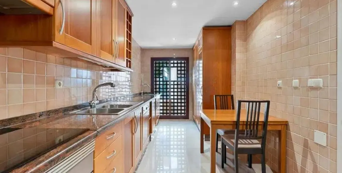 Sale of penthouse in San Pedro de Alcántara 15