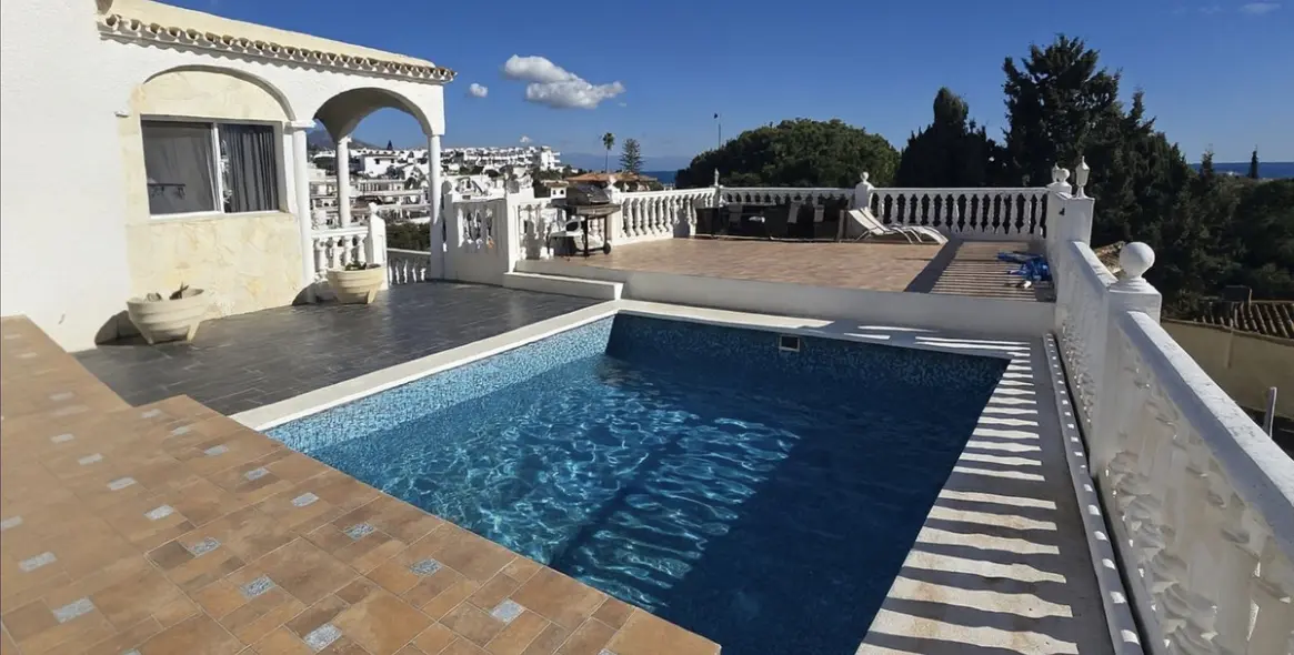 Продажа  отдельно стоящей виллы в Mijas Costa 1