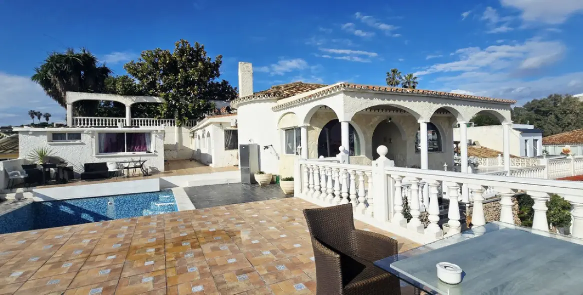 Продажа  отдельно стоящей виллы в Mijas Costa 2