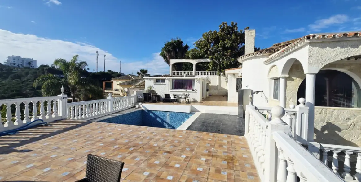 Продажа  отдельно стоящей виллы в Mijas Costa 3