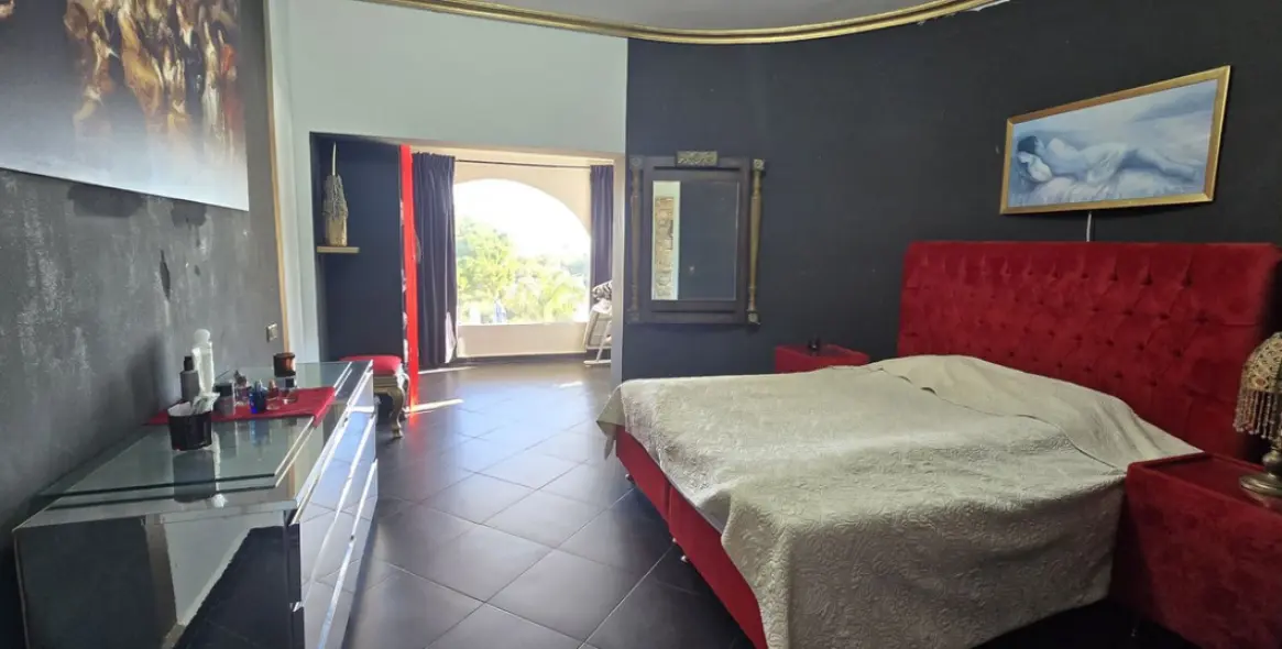 Продажа  отдельно стоящей виллы в Mijas Costa 12