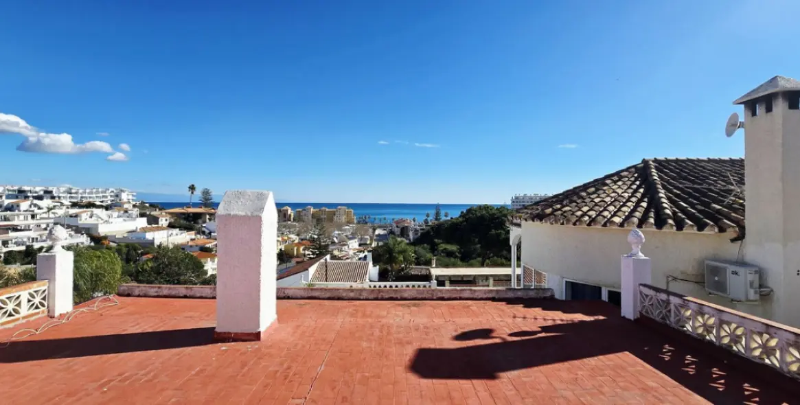 Sale of detached villa in Mijas Costa 25