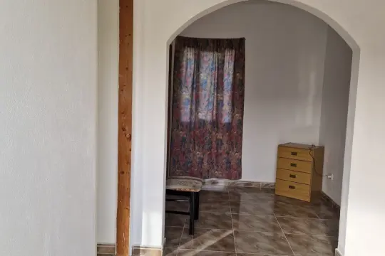 Image 6 thumb