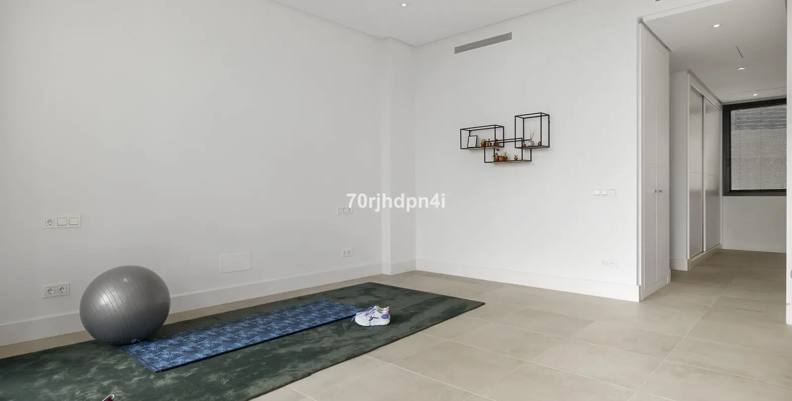 Продажа  отдельно стоящей виллы в Cabopino 3