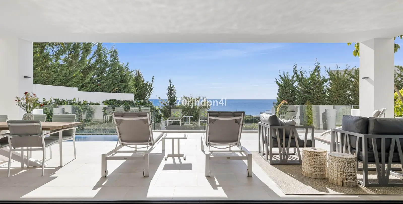 Продажа  отдельно стоящей виллы в Cabopino 9