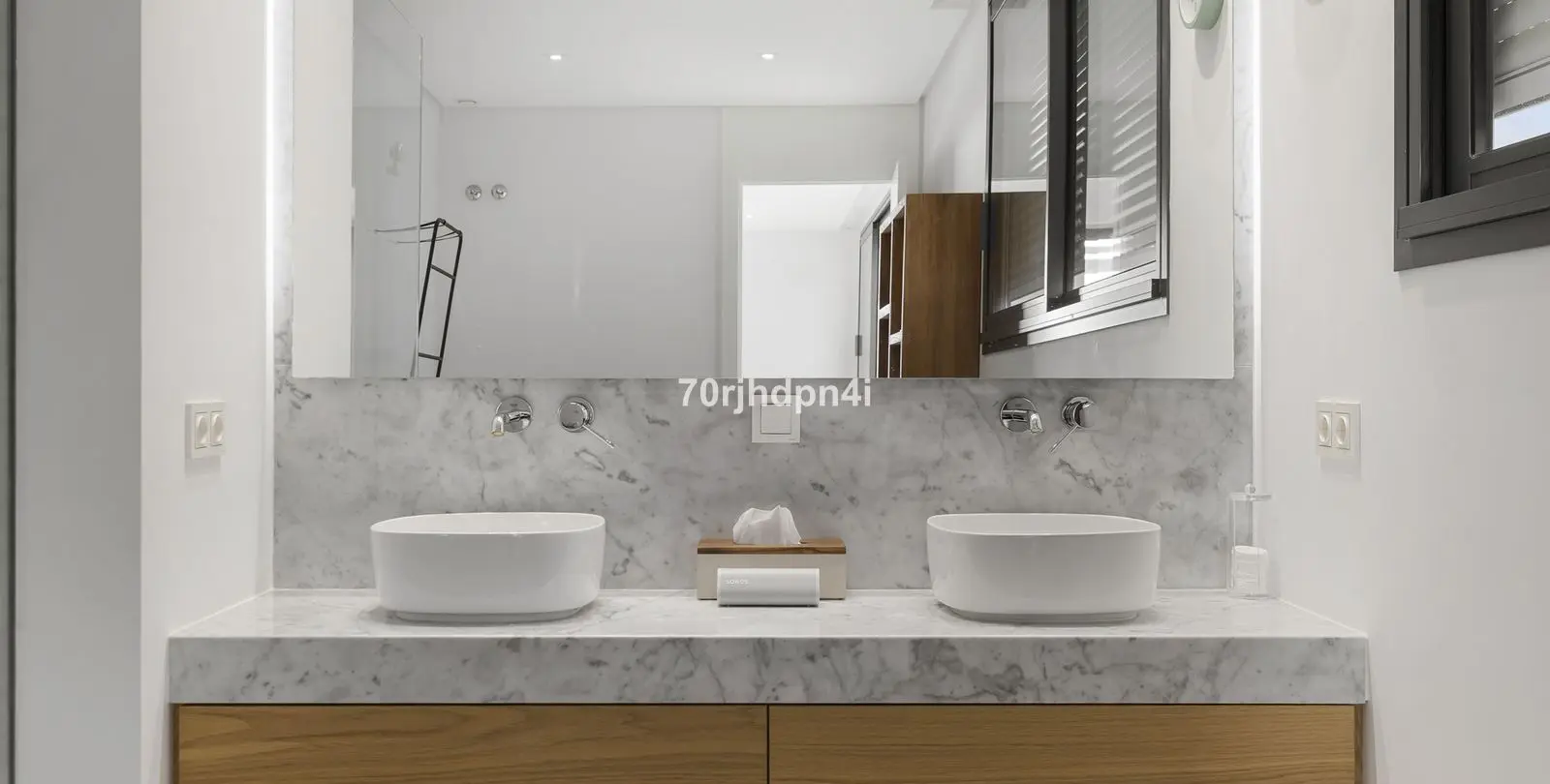 Продажа  отдельно стоящей виллы в Cabopino 14