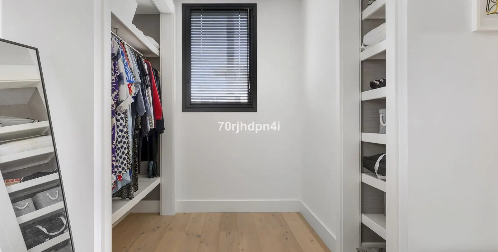 Продажа  отдельно стоящей виллы в Cabopino 27