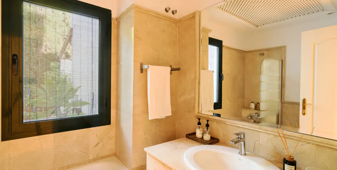 Краткосрочная аренда  отдельно стоящей виллы в Estepona 21