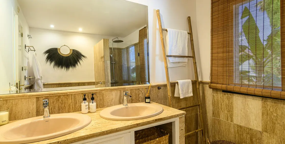 Краткосрочная аренда  отдельно стоящей виллы в Estepona 24