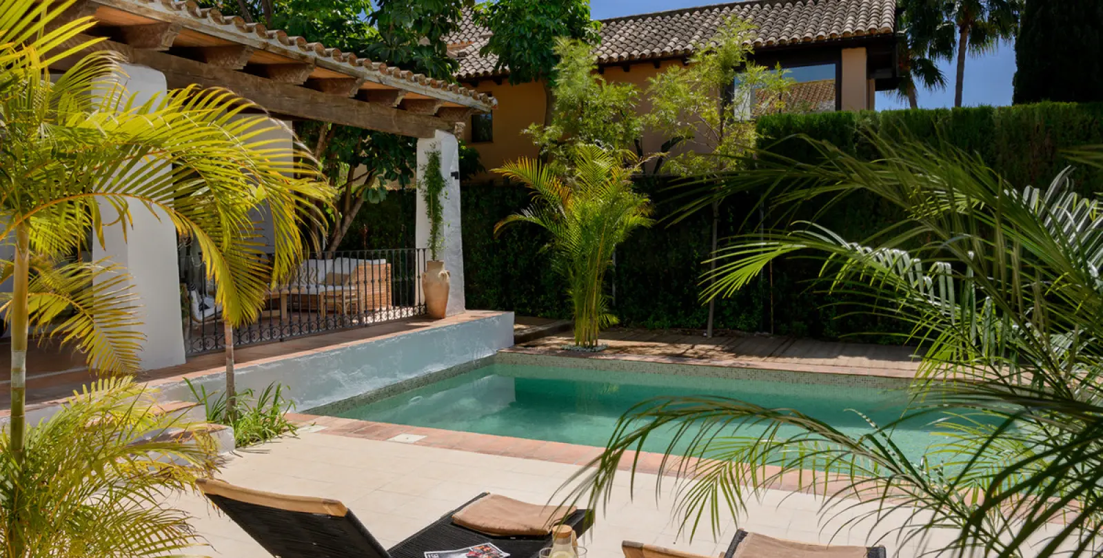 Short-term rent of detached villa in Estepona 8