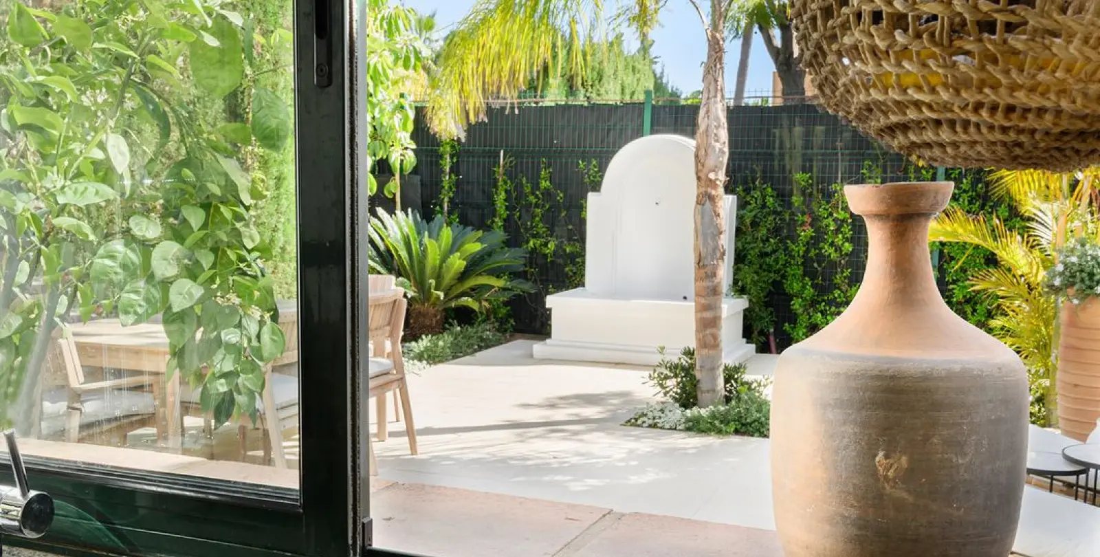 Short-term rent of detached villa in Estepona 12