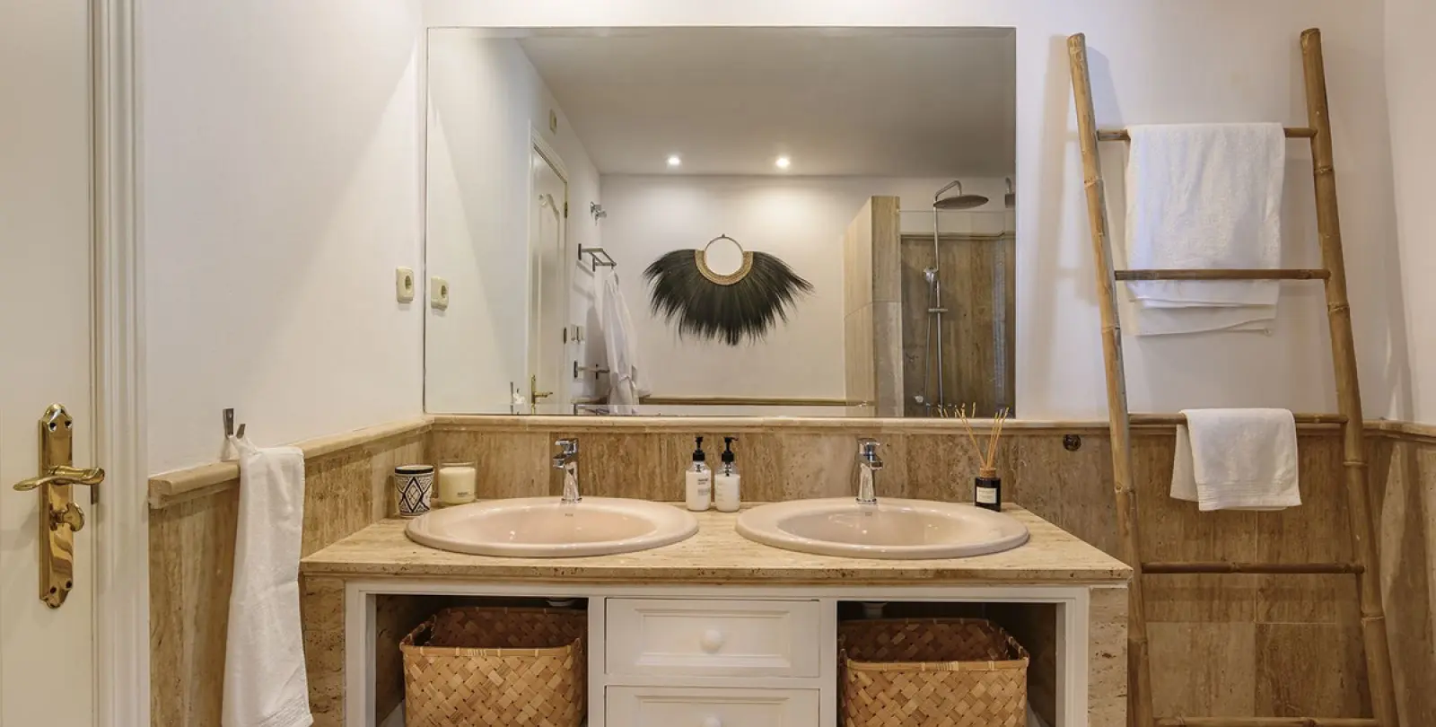 Short-term rent of detached villa in Estepona 32