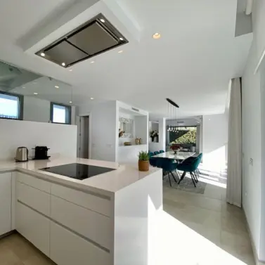 Long-term rent of detached villa in Estepona