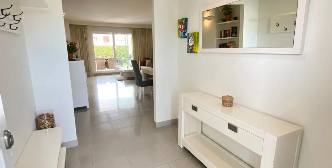 Продажа апартаментов на первом этаже в Estepona 2