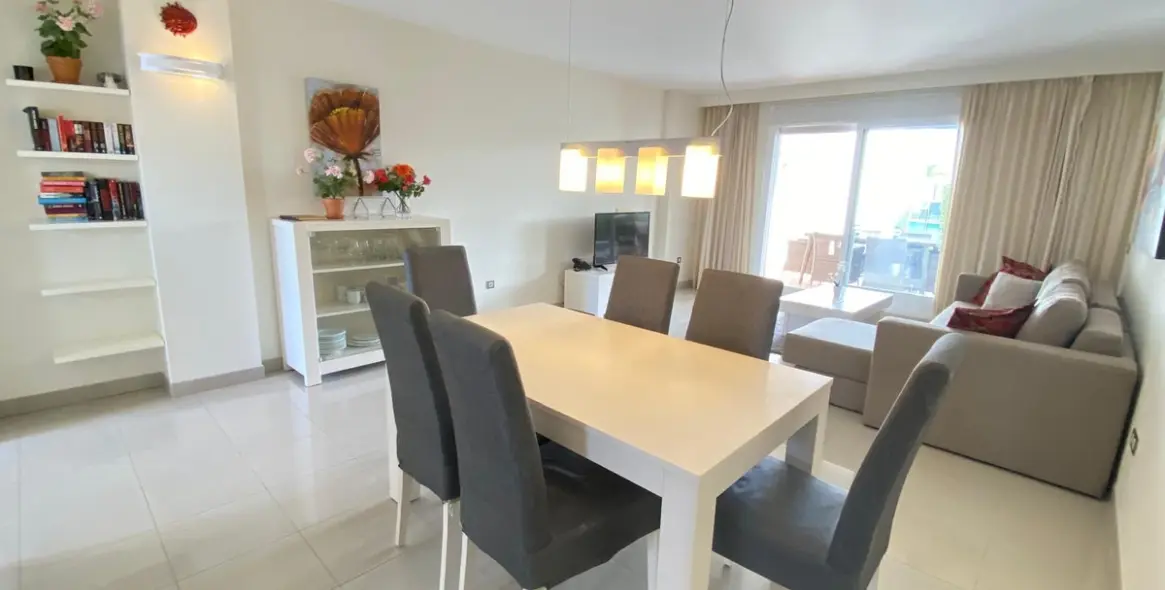 Продажа апартаментов на первом этаже в Estepona 4