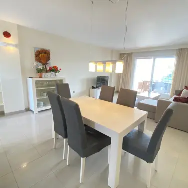 Продажа апартаментов на первом этаже в Estepona