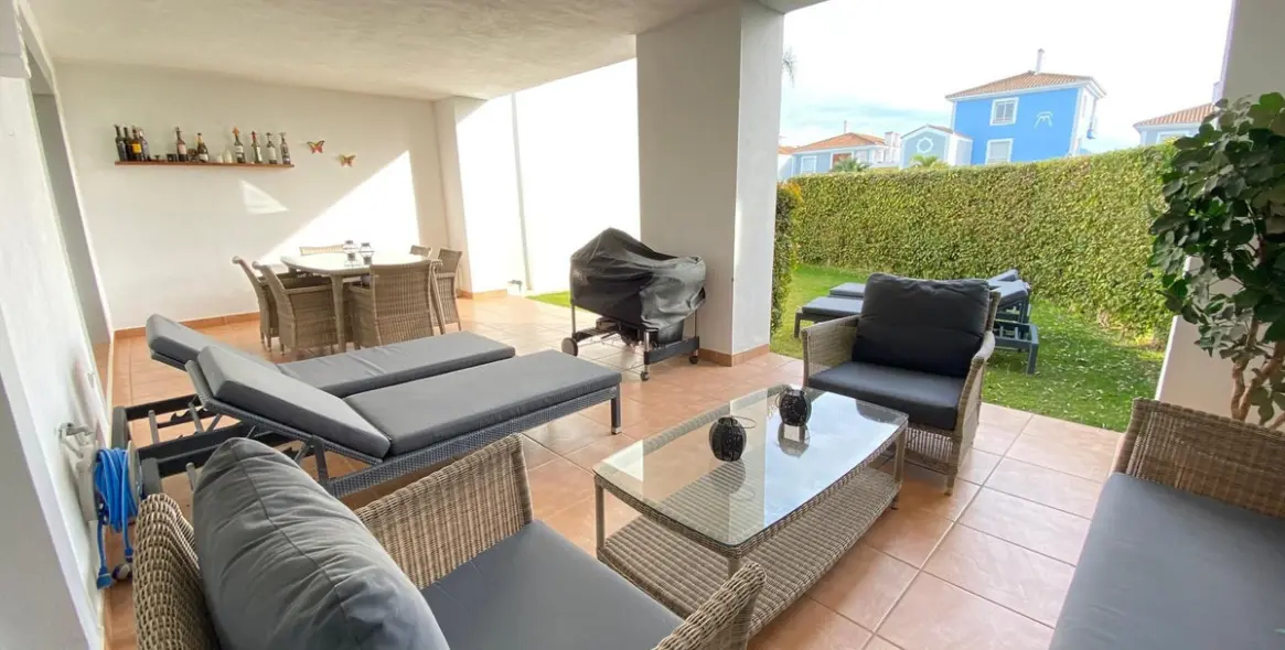 Продажа апартаментов на первом этаже в Estepona 18