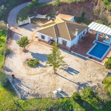 Sale of detached villa in Colmenar