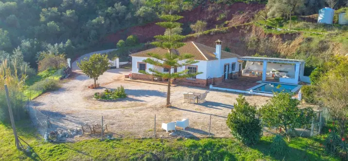 Sale of detached villa in Colmenar 3