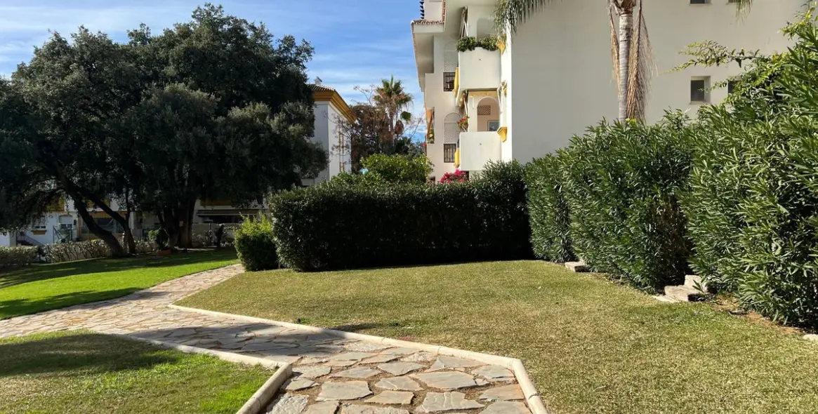 Продажа апартаментов на первом этаже в The Golden Mile 10