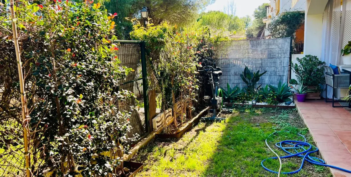 Продажа апартаментов на первом этаже в The Golden Mile 23