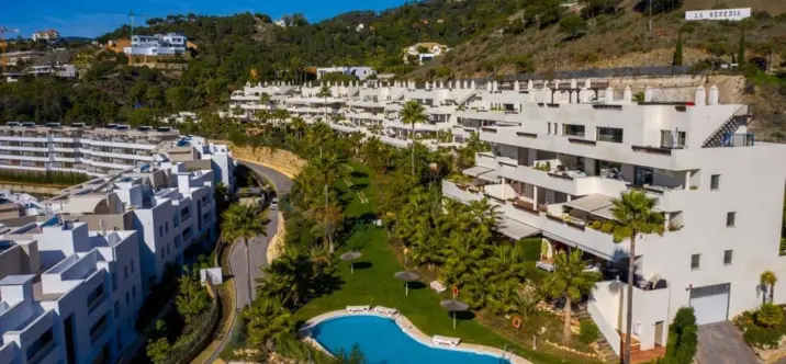 Sale of ground floor apartment in La Heredia 0