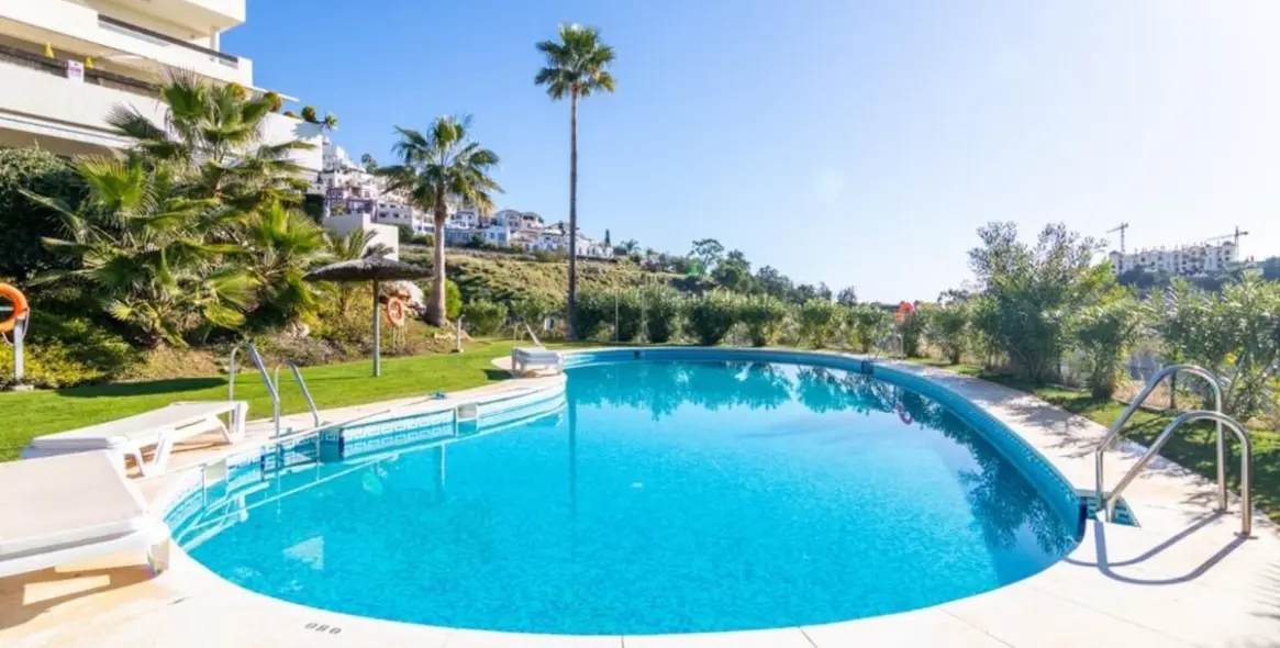 Sale of ground floor apartment in La Heredia 18