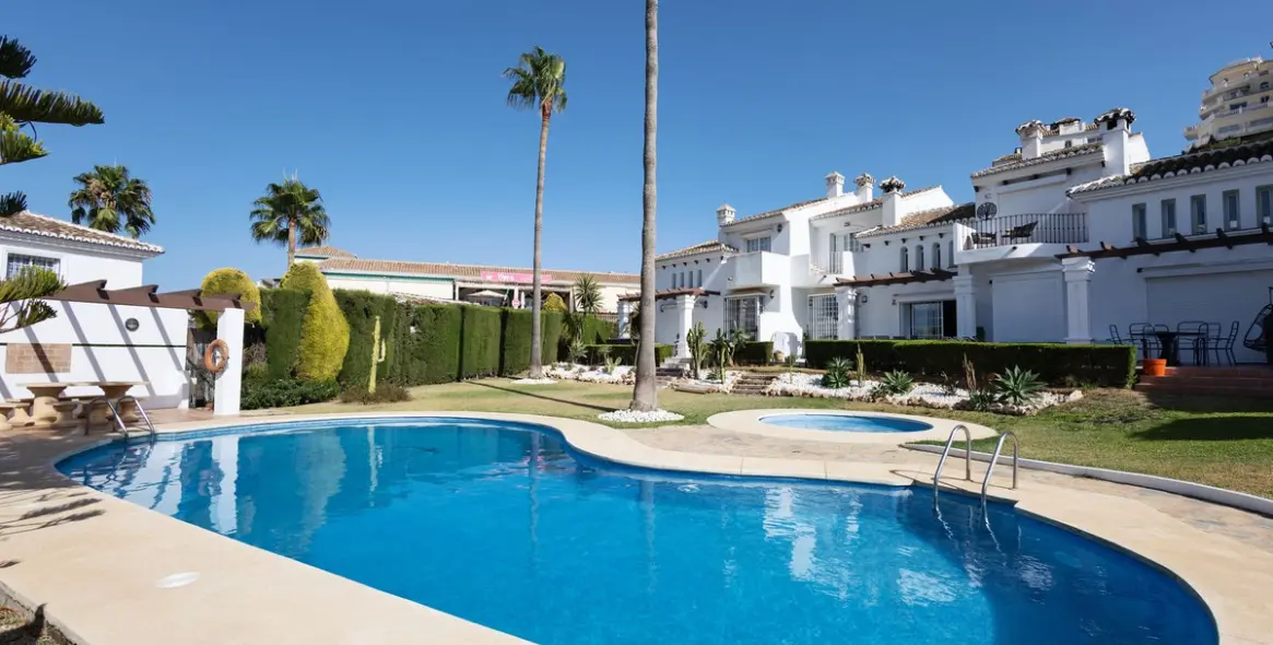 Продажа таунхауса в Riviera del Sol 2