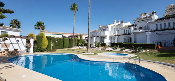 Sale of townhouse in Riviera del Sol 1