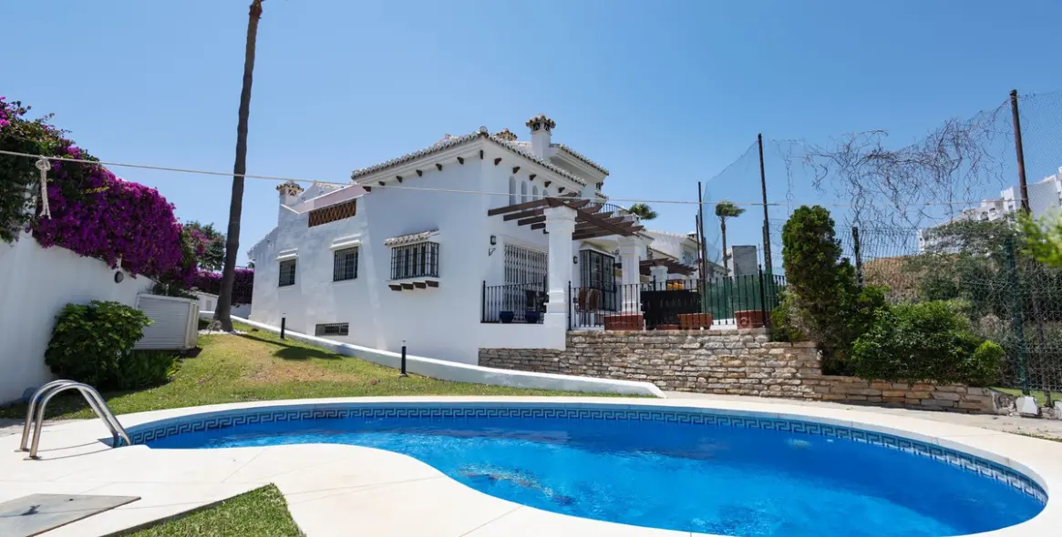 Sale of townhouse in Riviera del Sol 35