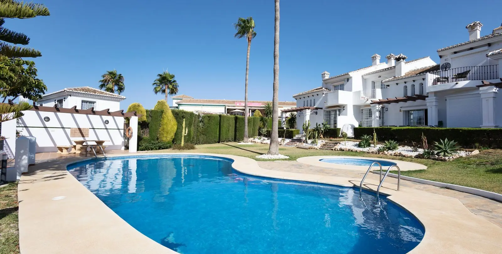 Sale of townhouse in Riviera del Sol 34