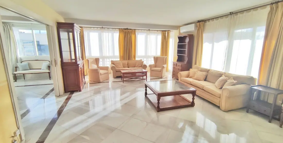 Sale of middle floor apartment in Marbella 2